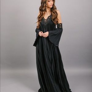 Vici elegant encounter pleated maxi dress